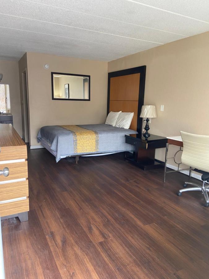 Apm Inn And Suites Winchester Exterior photo