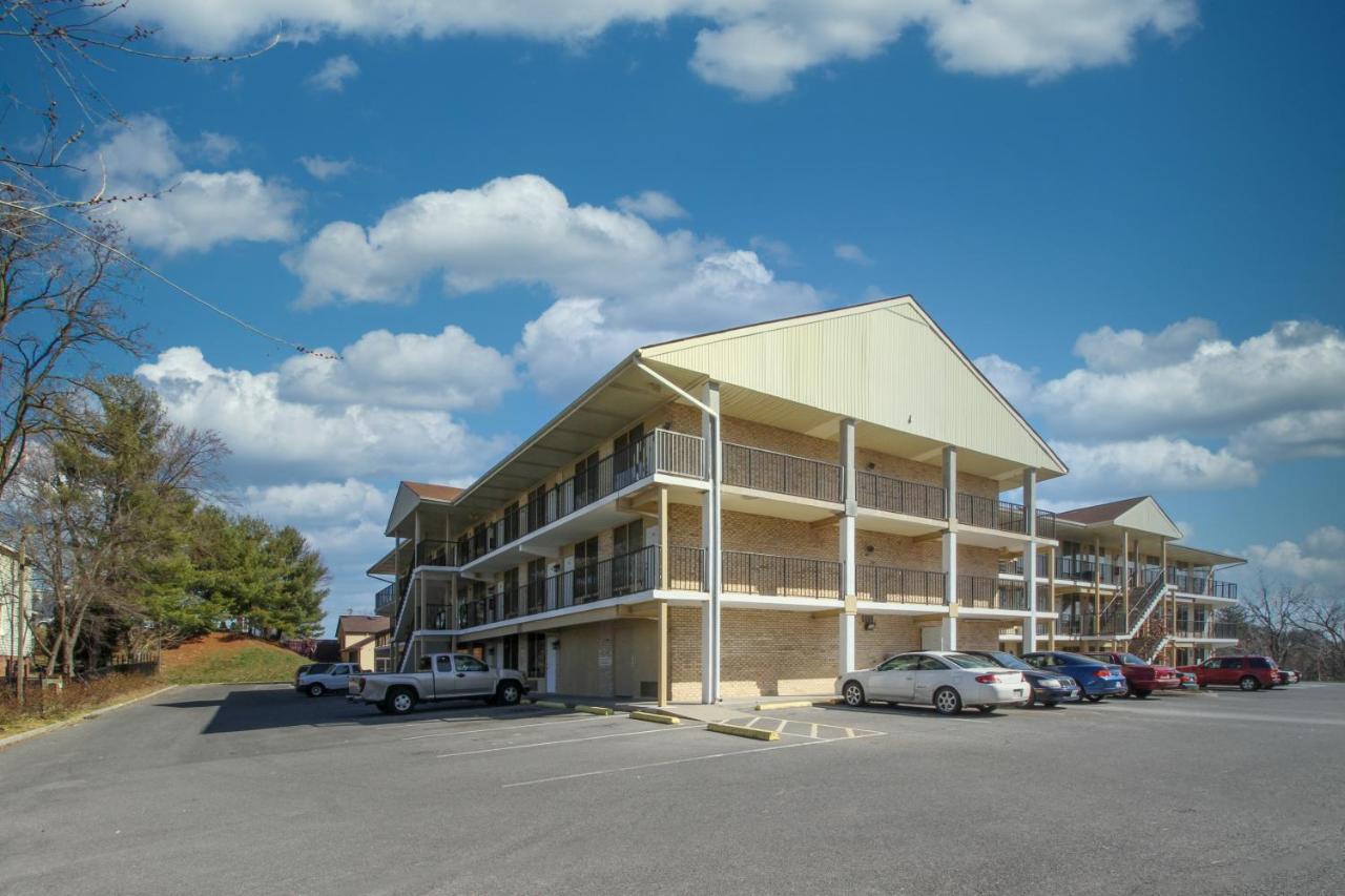 Apm Inn And Suites Winchester Exterior photo