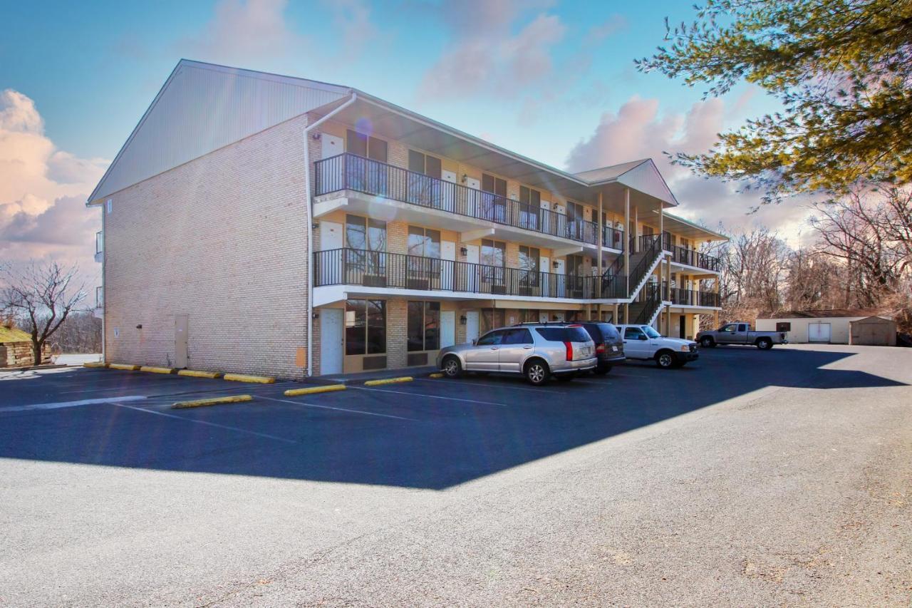 Apm Inn And Suites Winchester Exterior photo
